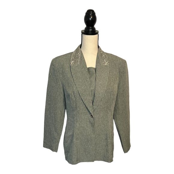 Vintage I.S.B. Inc Women's Grey Pinstripe Pantsuit Embroidered Size 12P - Picture 3 of 9
